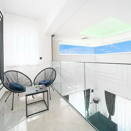 Smart Luxury Moonlight Tatil Evi Tribalj