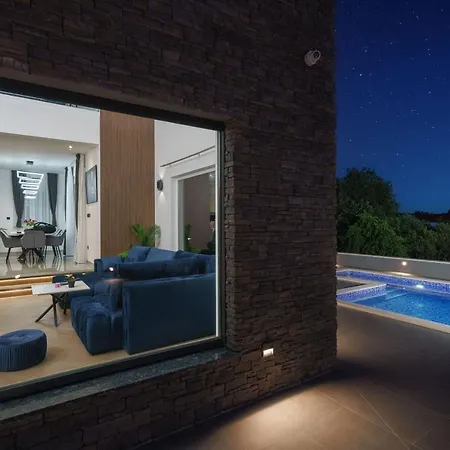 Smart Luxury Moonlight * Tribalj